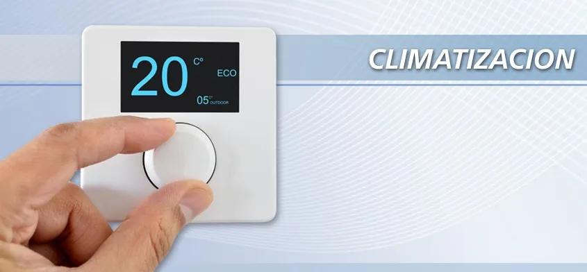 Red Málaga Instalaciones | Una empresa para todos tus proyectos hombres montando aerotermia climatización